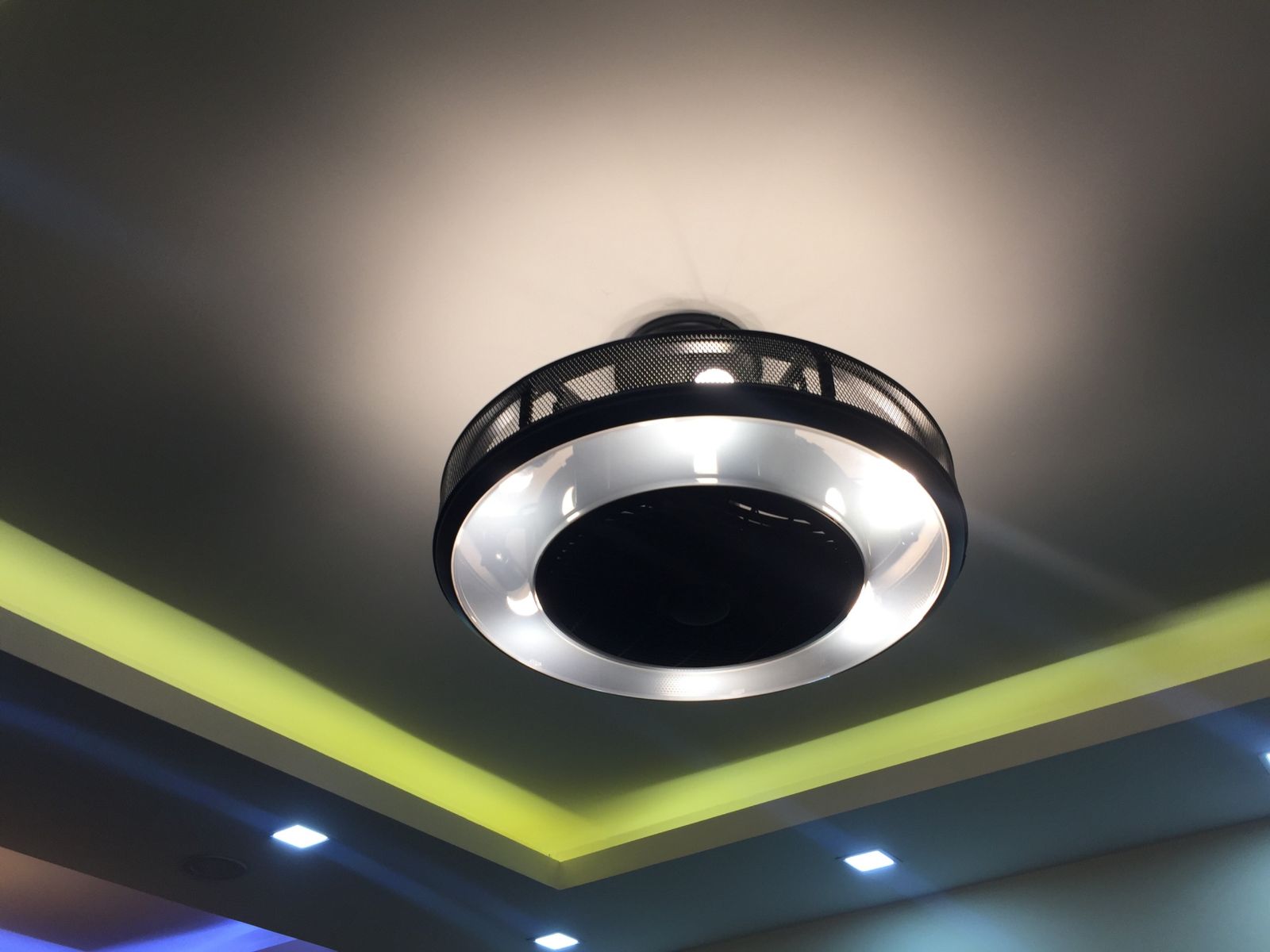 Quạt trần Aura Black dấu cánh an toàn Quạt trần Aura Black